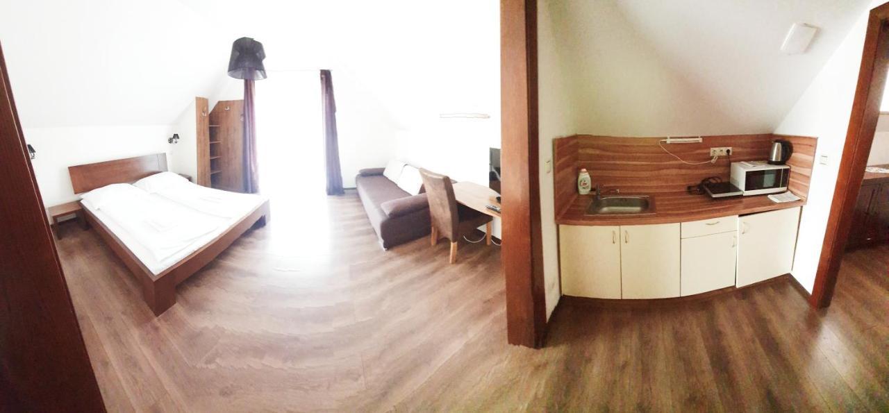 Relax Penzion U Adama Dolna Tizina Luaran gambar